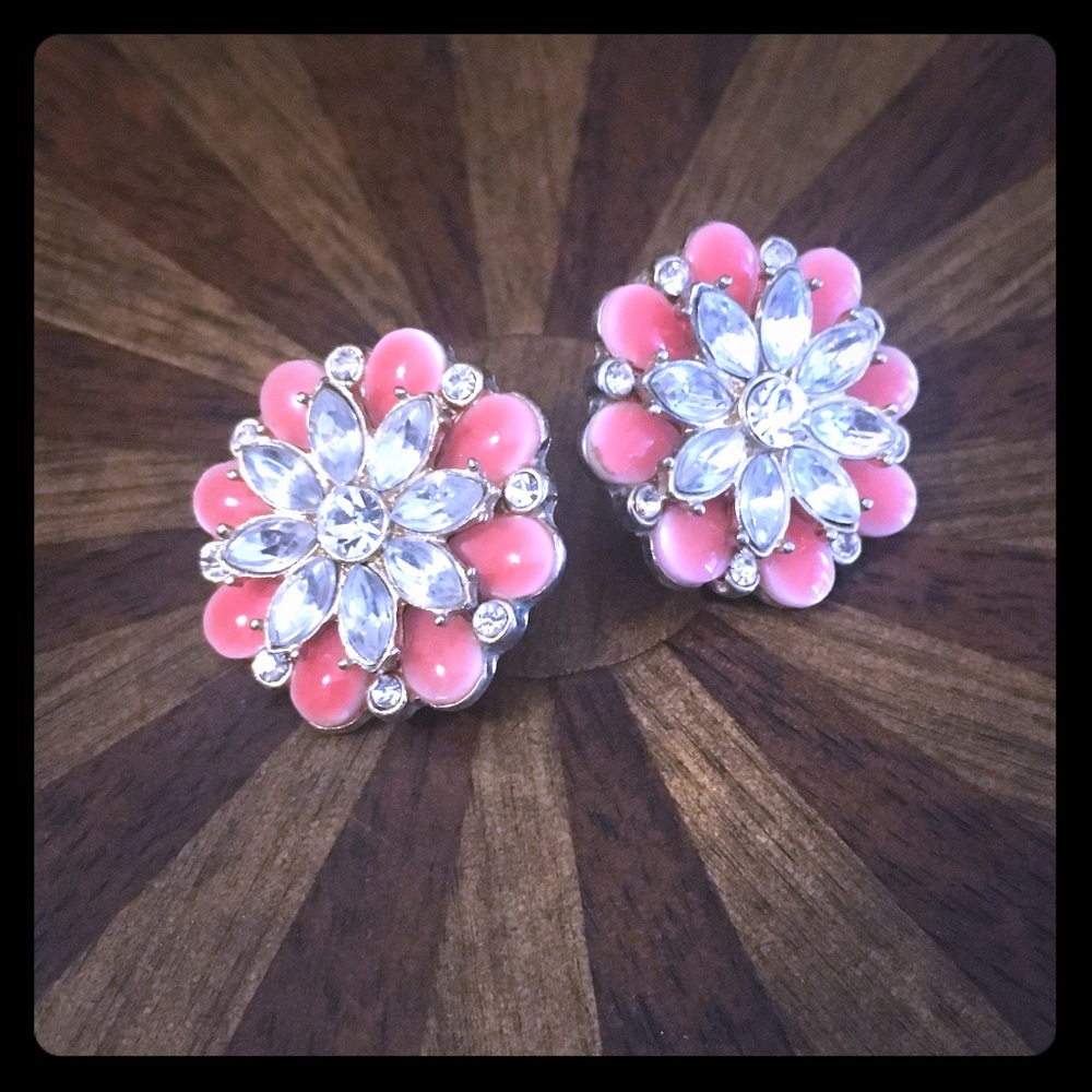 Floral earrings with crystals and pink stones